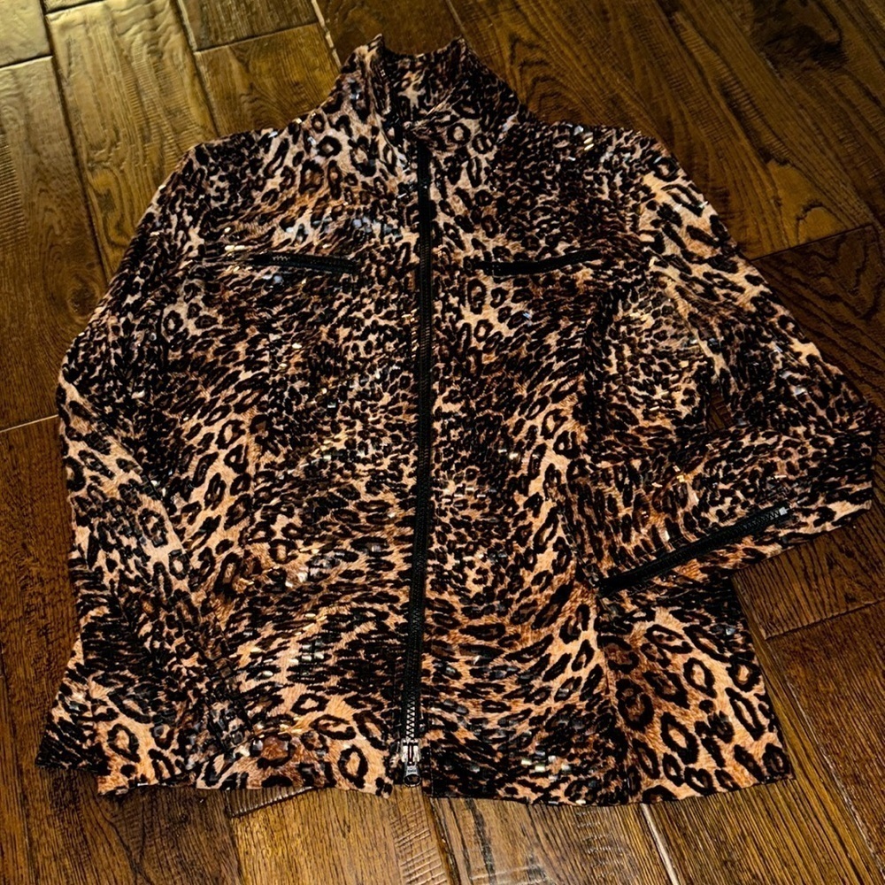 NABI Animal Print Size Large